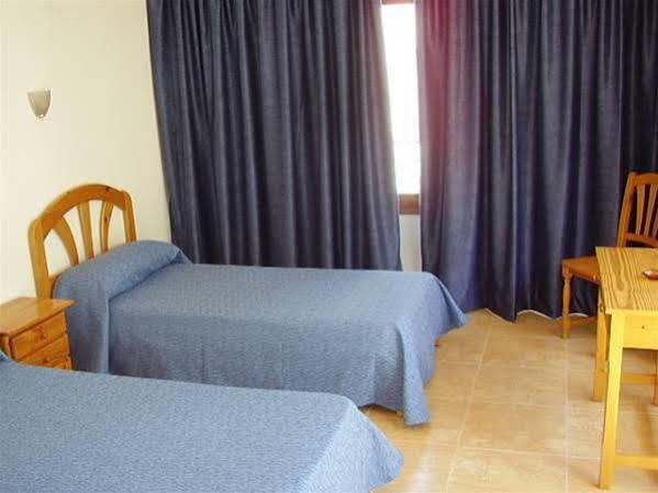 Hotel Hostal Residencia Nicolau Sant Antoni de Portmany Zewnętrze zdjęcie